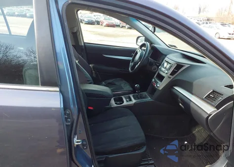 2013 Subaru Legacy 2.5I z USA, uszkodzony, nr VIN 4S3BMAA65D1044789